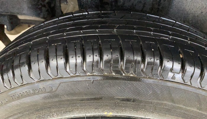 2021 Maruti Swift VXI, Petrol, Manual, 61,151 km, Right Rear Tyre Tread