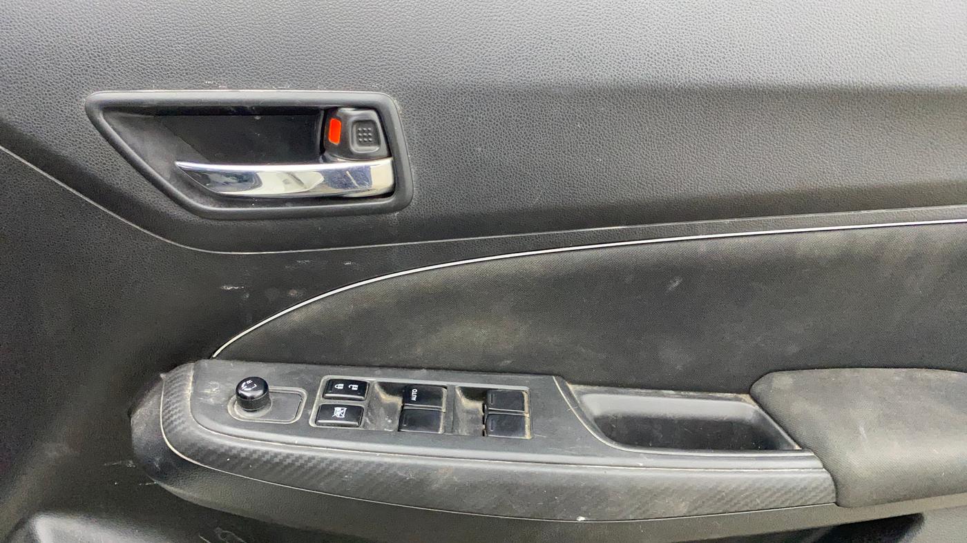 2021 Maruti Swift VXI, Petrol, Manual, 61,151 km, Driver Side Door Panels Control