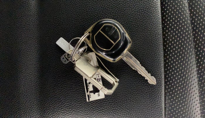 2021 Maruti Swift VXI, Petrol, Manual, 61,151 km, Key Close Up