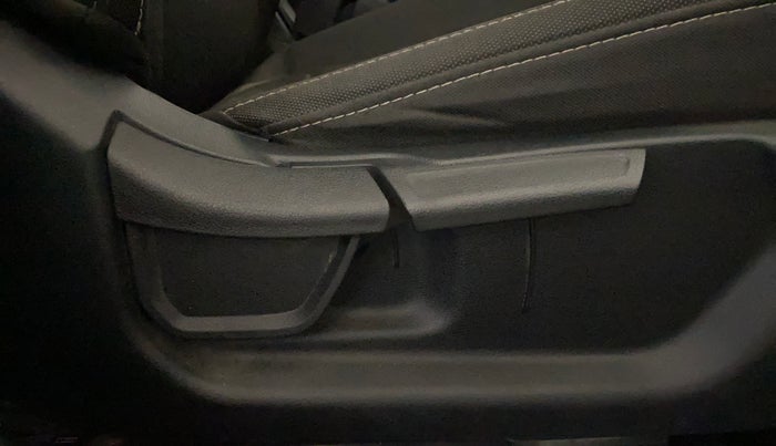 2023 Hyundai NEW I20 SPORTZ 1.2 MT, Petrol, Manual, 51,087 km, Driver Side Adjustment Panel