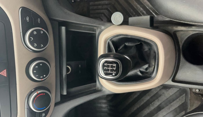 2014 Hyundai Xcent S (O) 1.2, Petrol, Manual, 71,469 km, Gear Lever