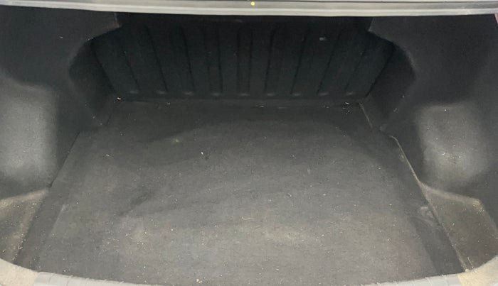 2014 Hyundai Xcent S (O) 1.2, Petrol, Manual, 71,469 km, Boot Inside