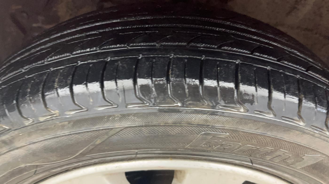2014 Hyundai Xcent S (O) 1.2, Petrol, Manual, 71,613 km, Left Front Tyre Tread
