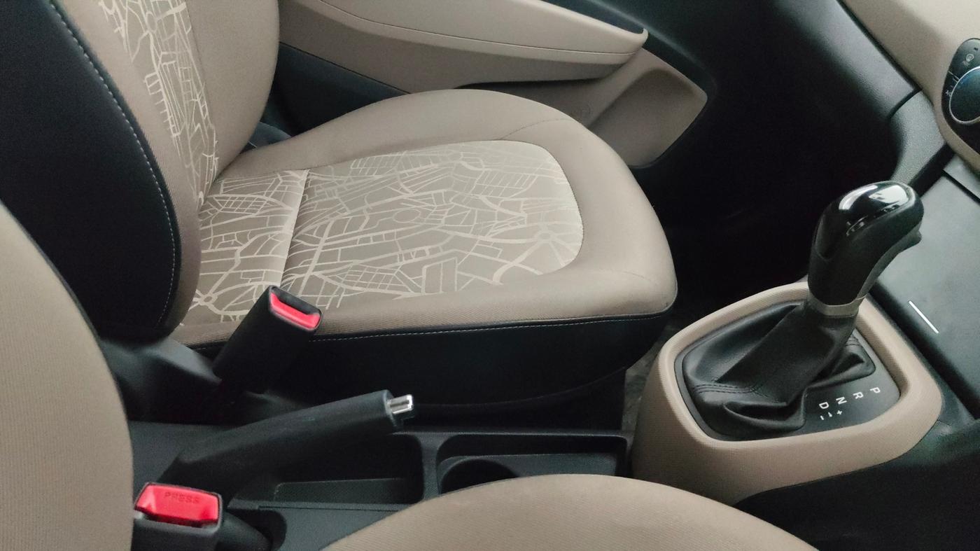 2016 Hyundai Xcent SX AT 1.2 (O), Petrol, Automatic, 31,826 km, Gear Lever