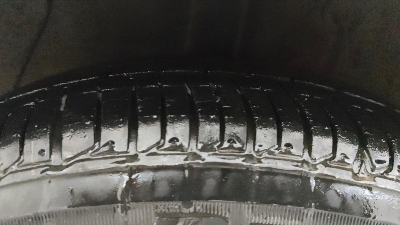 2016 Hyundai Xcent SX AT 1.2 (O), Petrol, Automatic, 31,826 km, Right Rear Tyre Tread