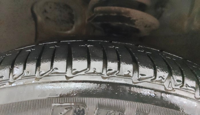 2016 Hyundai Xcent SX AT 1.2 (O), Petrol, Automatic, 31,826 km, Left Front Tyre Tread