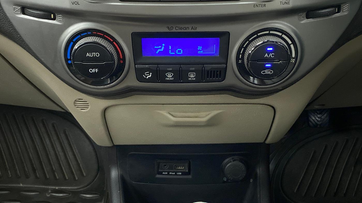 2012 Hyundai i20 SPORTZ 1.2, Petrol, Manual, 76,643 km, Automatic Climate Control