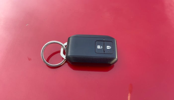 2024 Maruti Swift VXi (O), Petrol, Manual, 30,370 km, Key Close Up