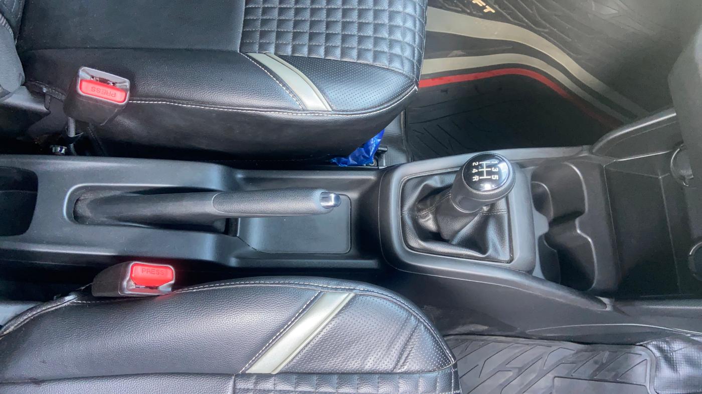 2024 Maruti Swift VXi (O), Petrol, Manual, 30,500 km, Gear Lever