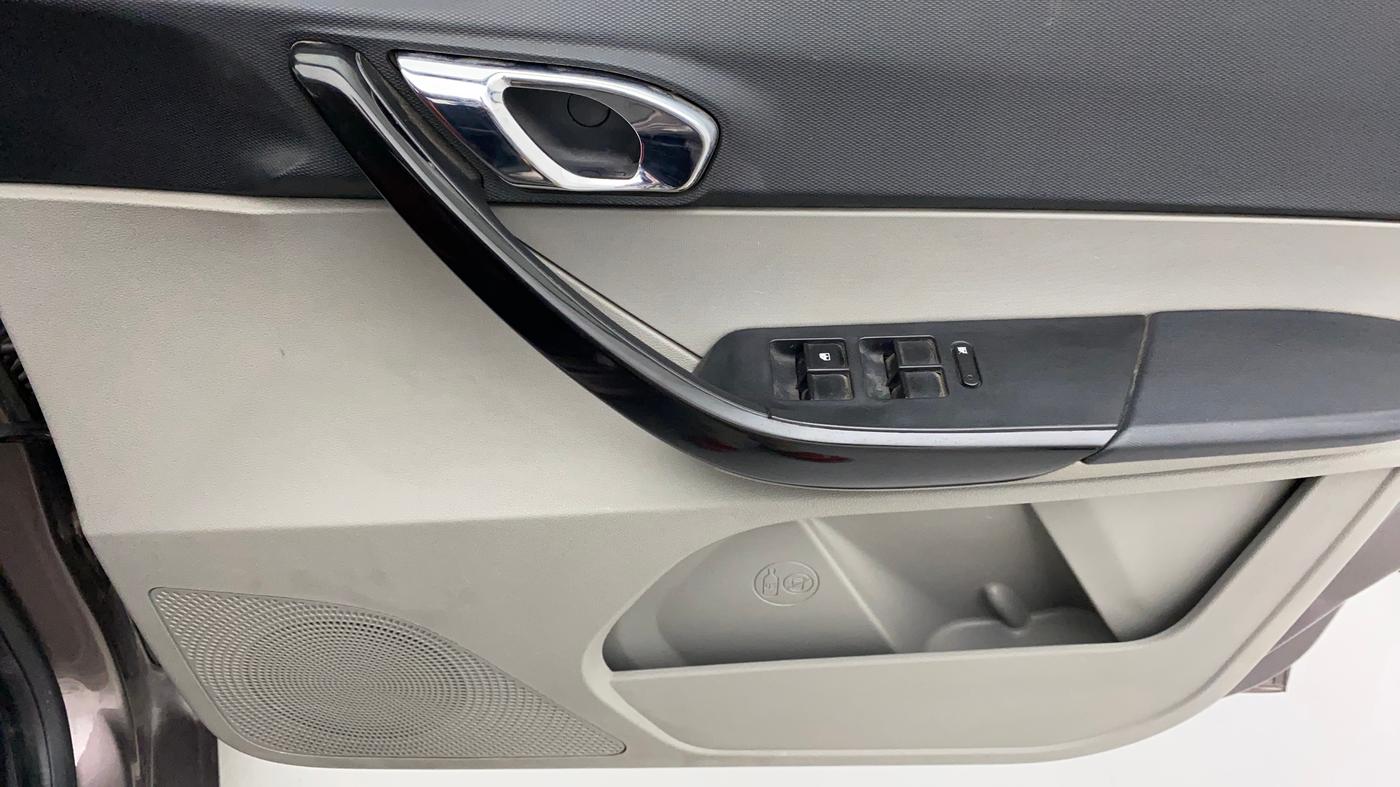 2018 Tata Tiago XZ DIESEL, Diesel, Manual, 64,409 km, Driver Side Door Panels Control