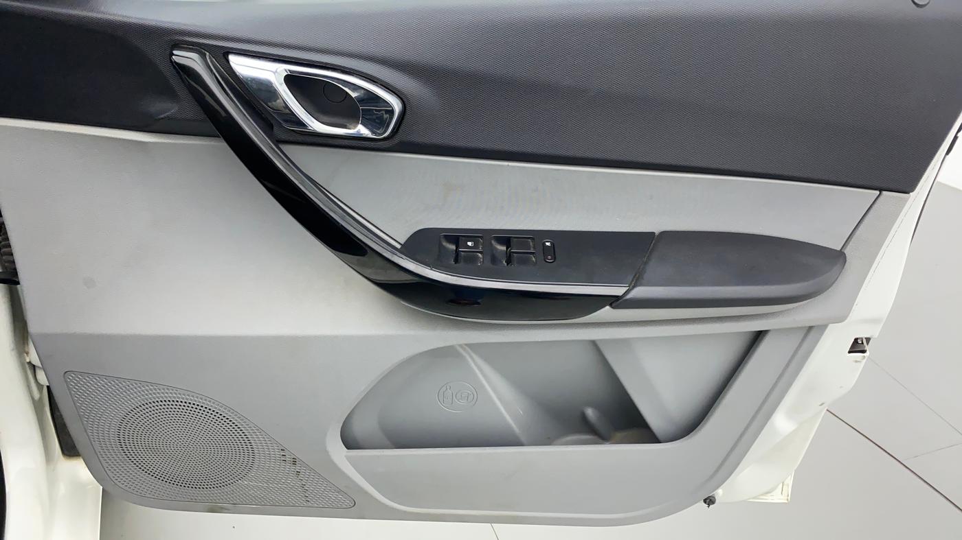 2020 Tata Tiago XZA+ 1.2 RTN, Petrol, Automatic, 32,595 km, Driver Side Door Panels Control