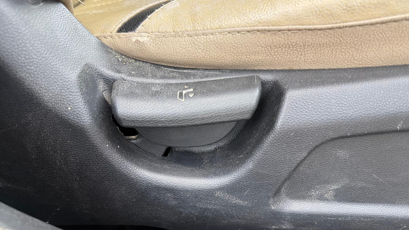 2017 Hyundai Elite i20 MAGNA EXECUTIVE 1.2, Petrol, Manual, 40,539 km, Driver Side Adjustment Panel