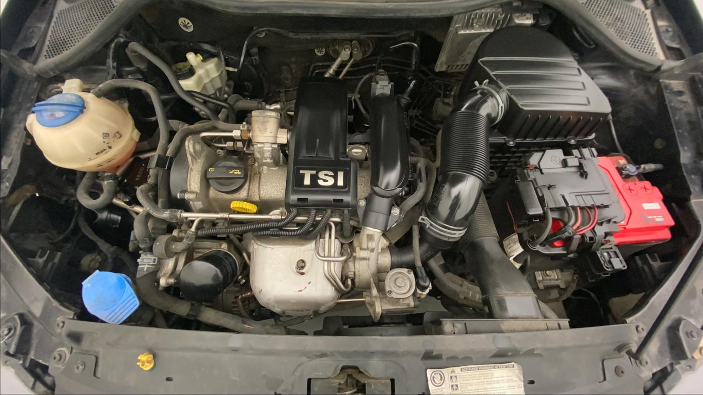 2014 Volkswagen Vento HIGHLINE PETROL AT, Petrol, Automatic, 61,888 km, Open Bonet