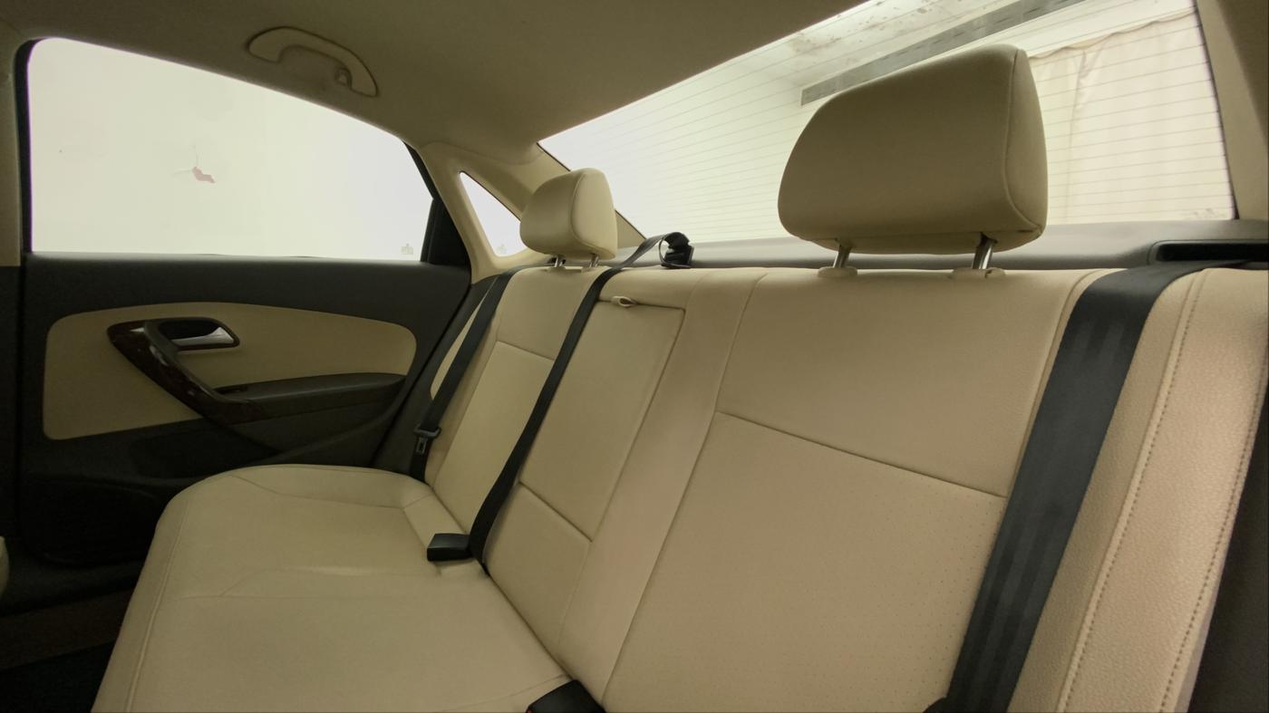 2014 Volkswagen Vento HIGHLINE PETROL AT, Petrol, Automatic, 61,888 km, Right Side Rear Door Cabin