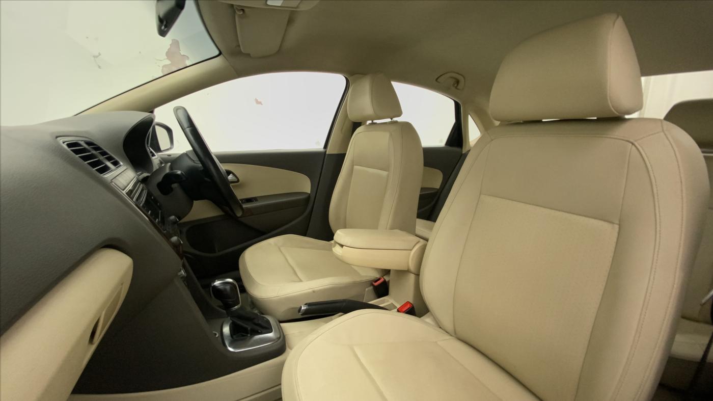 2014 Volkswagen Vento HIGHLINE PETROL AT, Petrol, Automatic, 61,888 km, Right Side Front Door Cabin