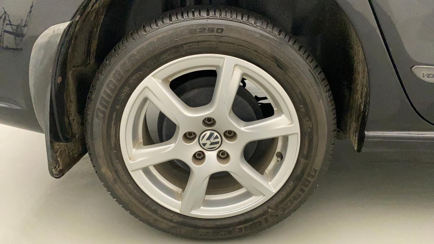 2014 Volkswagen Vento HIGHLINE PETROL AT, Petrol, Automatic, 61,888 km, Right Rear Wheel