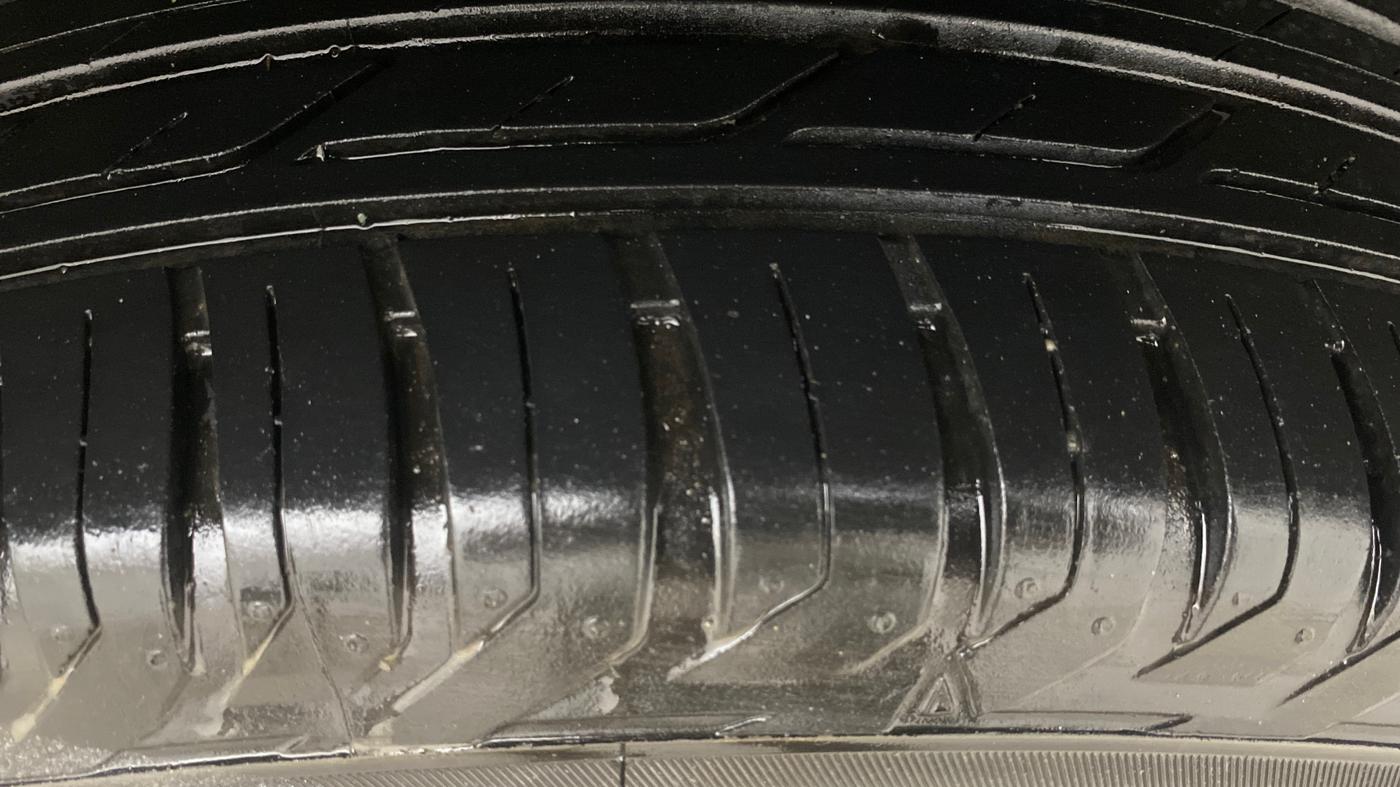 2016 Nissan Terrano XL (P), Petrol, Manual, 83,844 km, Left Rear Tyre Tread