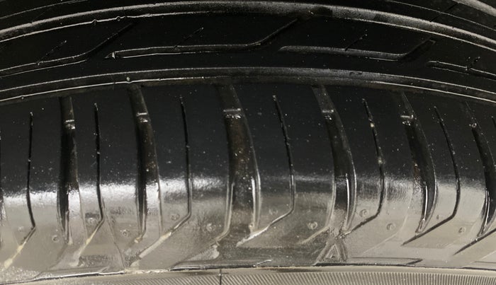 2016 Nissan Terrano XL (P), Petrol, Manual, 83,888 km, Left Rear Tyre Tread