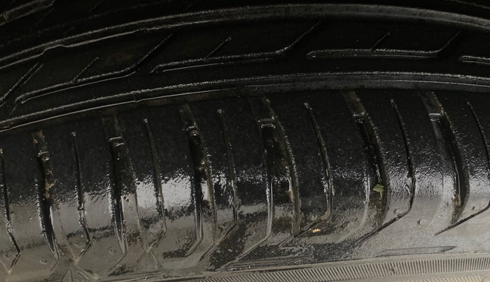 2016 Nissan Terrano XL (P), Petrol, Manual, 83,888 km, Left Front Tyre Tread