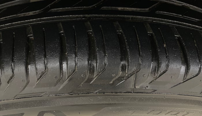 2016 Nissan Terrano XL (P), Petrol, Manual, 83,888 km, Right Rear Tyre Tread