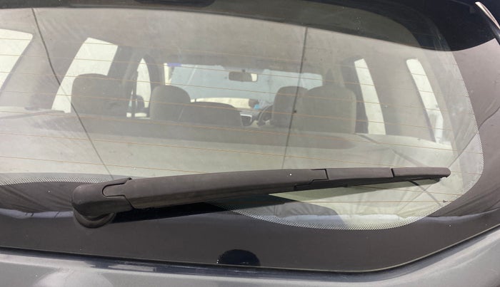 2016 Nissan Terrano XL (P), Petrol, Manual, 83,888 km, Rear Wiper