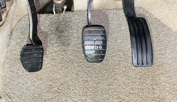 2016 Nissan Terrano XL (P), Petrol, Manual, 83,888 km, Pedals