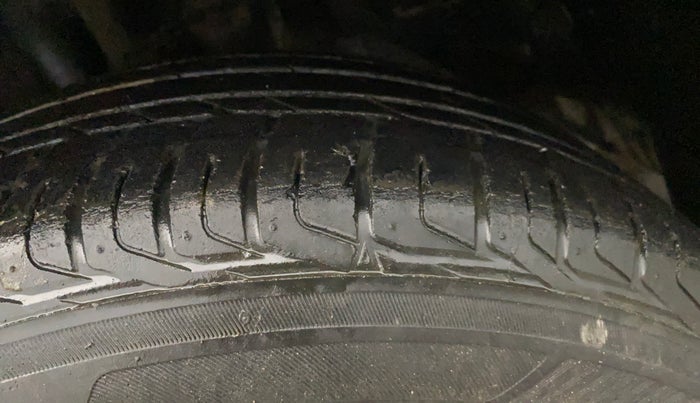 2020 Tata NEXON XZ PLUS (O) PETROL, Petrol, Manual, 26,404 km, Left Front Tyre Tread