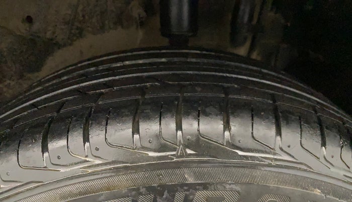 2020 Tata NEXON XZ PLUS (O) PETROL, Petrol, Manual, 26,404 km, Left Rear Tyre Tread