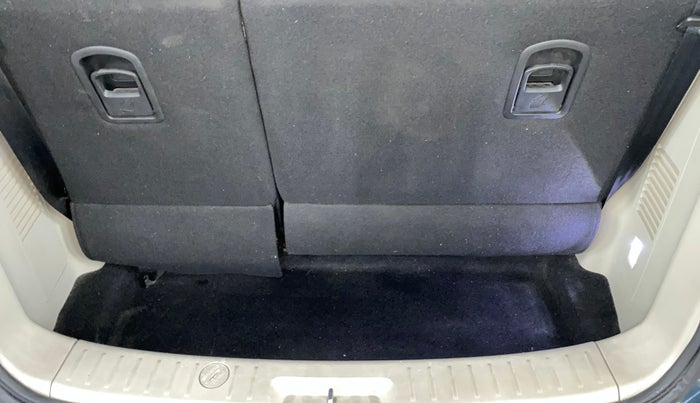 2018 Mahindra MARAZZO M8 7 STR, Diesel, Manual, 57,465 km, Boot Inside