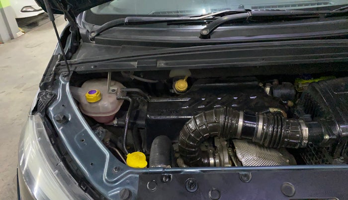 2018 Mahindra MARAZZO M8 7 STR, Diesel, Manual, 57,465 km, Engine View - Right