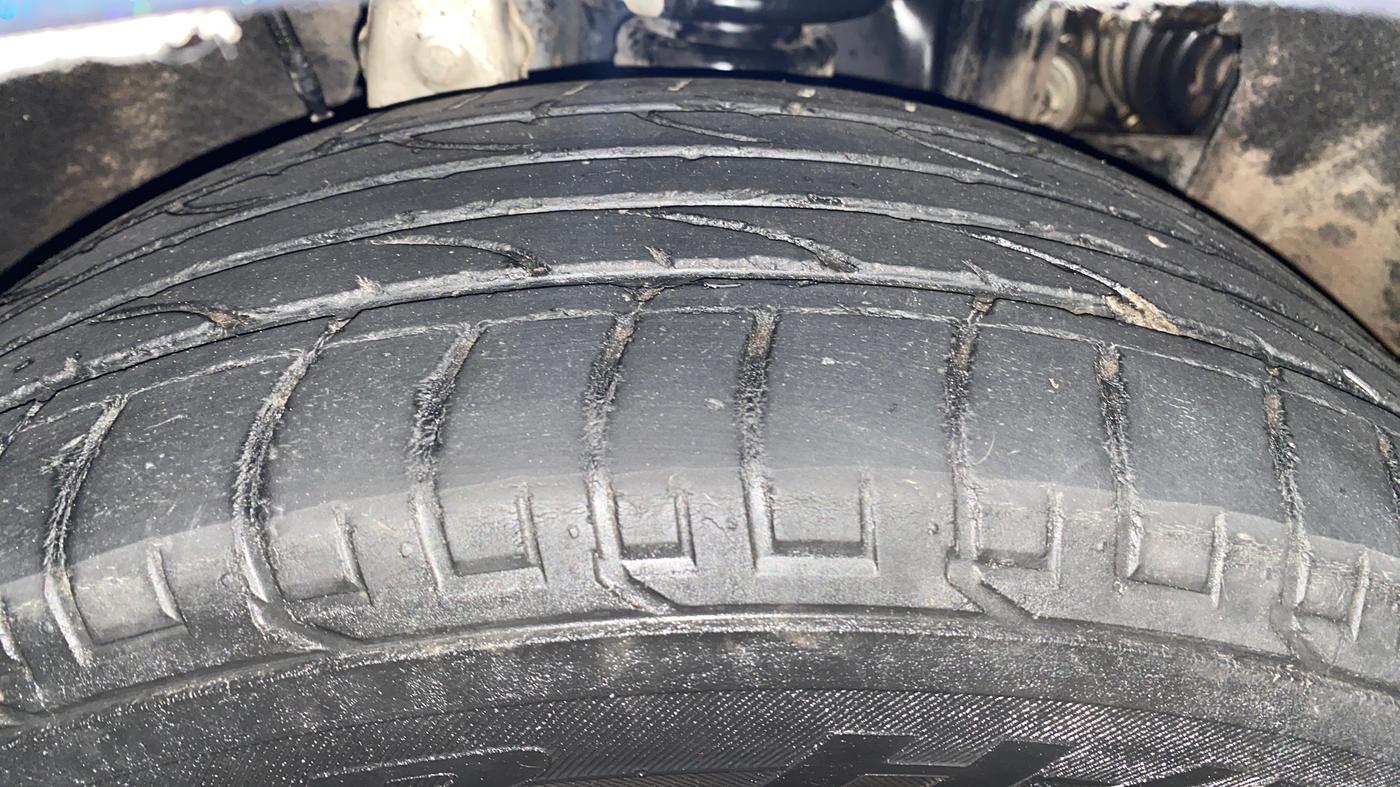 2018 Mahindra MARAZZO M8 7 STR, Diesel, Manual, 57,465 km, Right Front Tyre Tread
