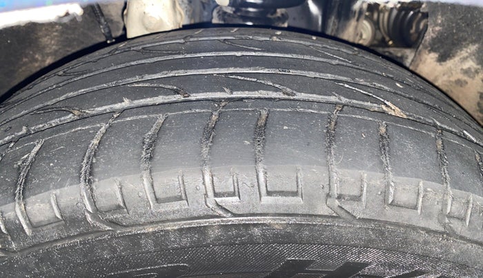 2018 Mahindra MARAZZO M8 7 STR, Diesel, Manual, 57,465 km, Right Front Tyre Tread