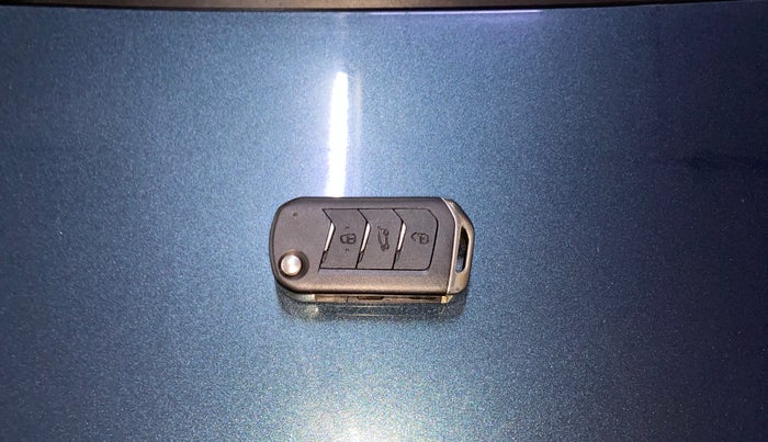 2018 Mahindra MARAZZO M8 7 STR, Diesel, Manual, 57,465 km, Key Close Up