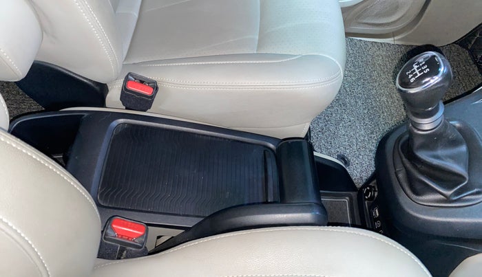 2018 Mahindra MARAZZO M8 7 STR, Diesel, Manual, 57,465 km, Gear Lever