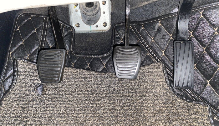 2018 Mahindra MARAZZO M8 7 STR, Diesel, Manual, 57,465 km, Pedals