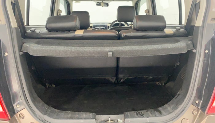 2017 Maruti Wagon R 1.0 VXI AMT, Petrol, Automatic, 1,11,048 km, Boot Inside