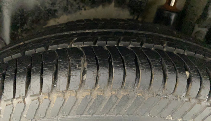 2012 Maruti Swift VXI, Petrol, Manual, 34,096 km, Left Rear Tyre Tread