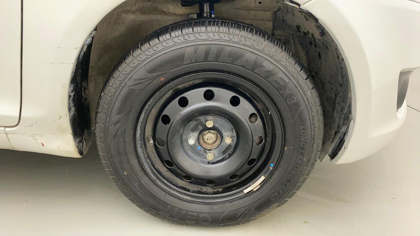2012 Maruti Swift VXI, Petrol, Manual, 34,096 km, Right Front Wheel