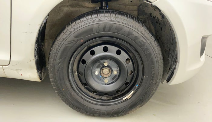 2012 Maruti Swift VXI, Petrol, Manual, 34,096 km, Right Front Wheel