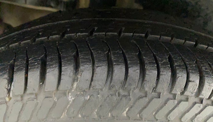 2012 Maruti Swift VXI, Petrol, Manual, 34,096 km, Right Rear Tyre Tread