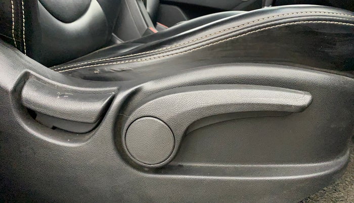 2016 Hyundai Creta SX PLUS AT 1.6 PETROL, Petrol, Automatic, 82,563 km, Driver Side Adjustment Panel