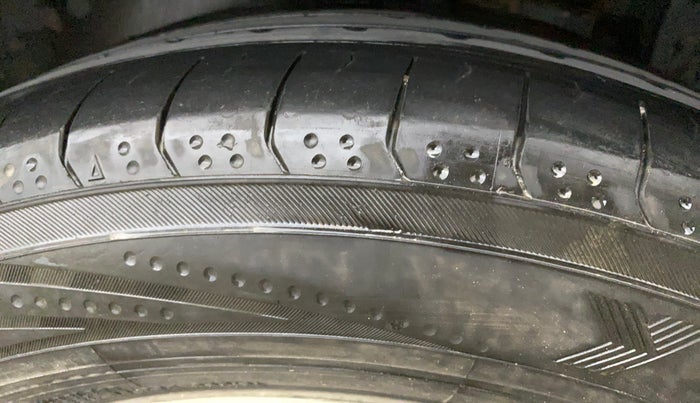 2016 Hyundai Creta SX PLUS AT 1.6 PETROL, Petrol, Automatic, 82,563 km, Left Rear Tyre Tread