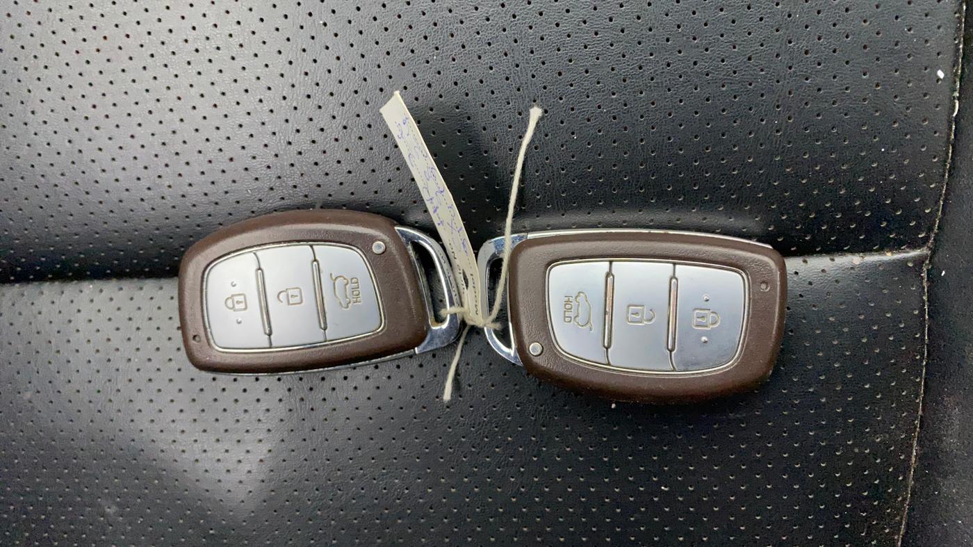 2016 Hyundai Creta SX PLUS AT 1.6 PETROL, Petrol, Automatic, 82,563 km, Key Close Up