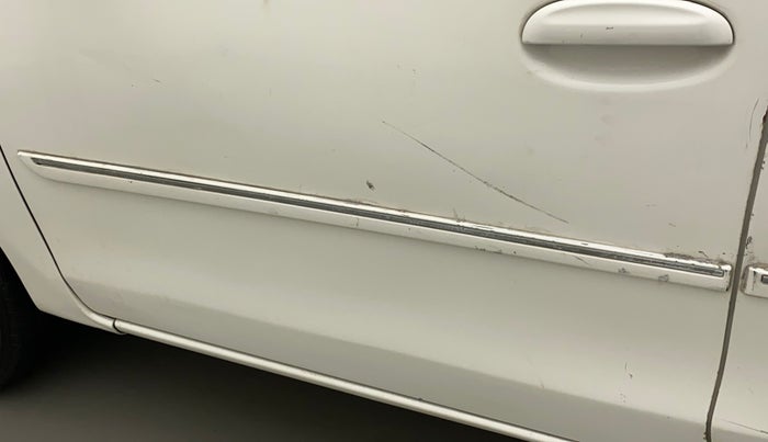 2013 Toyota Etios G, Petrol, Manual, 86,992 km, Front passenger door - Minor scratches