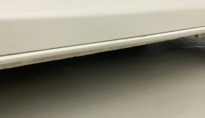 2013 Toyota Etios G, Petrol, Manual, 86,992 km, Right running board - Minor scratches