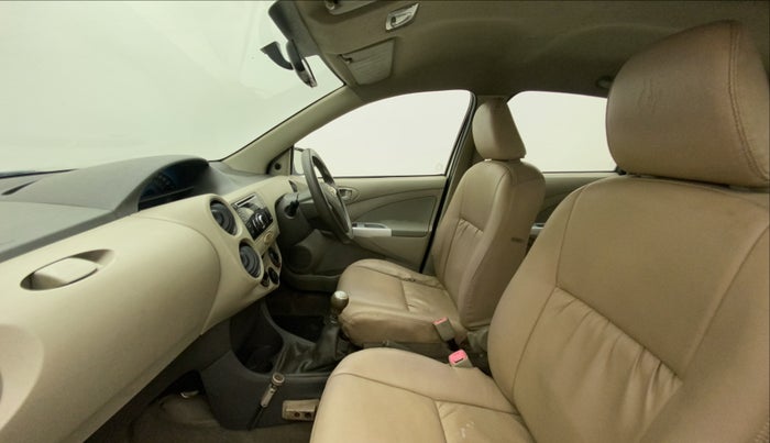 2013 Toyota Etios G, Petrol, Manual, 86,992 km, Right Side Front Door Cabin