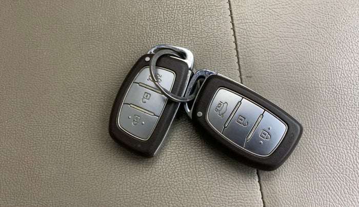 2015 Hyundai Grand i10 ASTA AT 1.2 KAPPA VTVT, Petrol, Automatic, 42,737 km, Key Close Up