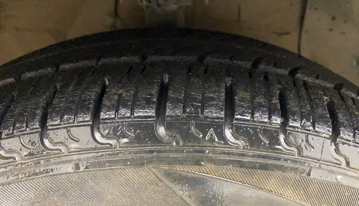 2015 Hyundai Grand i10 ASTA AT 1.2 KAPPA VTVT, Petrol, Automatic, 42,737 km, Right Front Tyre Tread