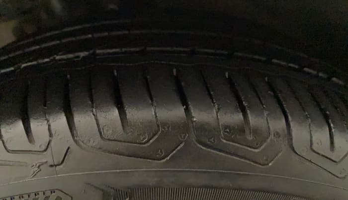 2019 Volkswagen Ameo HIGHLINE PLUS 1.5L AT 16 ALLOY, Diesel, Automatic, 63,113 km, Left Front Tyre Tread