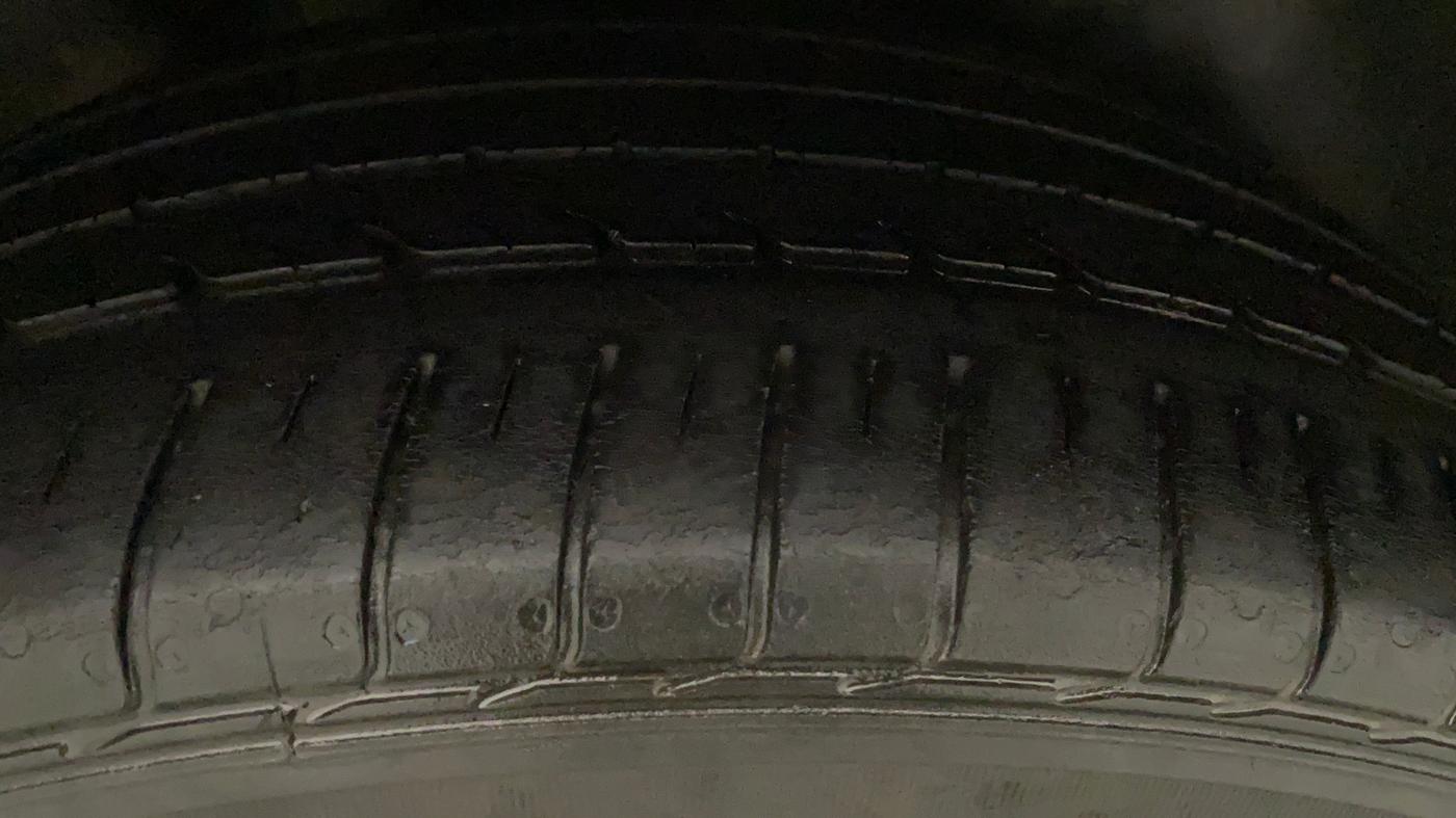 2019 Volkswagen Ameo HIGHLINE PLUS 1.5L AT 16 ALLOY, Diesel, Automatic, 63,113 km, Left Rear Tyre Tread